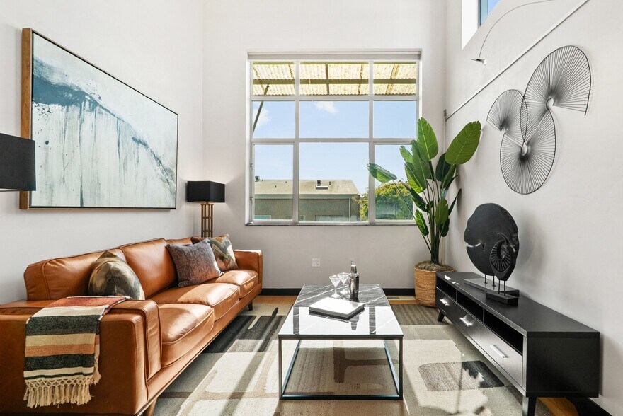 More Photos Of 108 High Rd, Santa Cruz Flex For Sale
