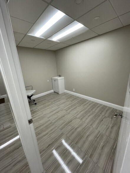 More Photos Of 201 N University Dr, Plantation Medical For Sale