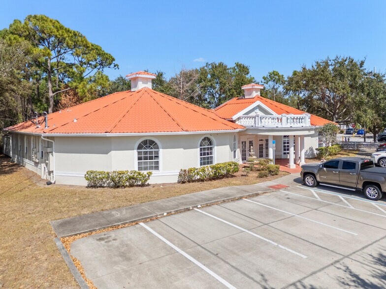 More Photos Of 990 Palm St, Cocoa Office For Lease