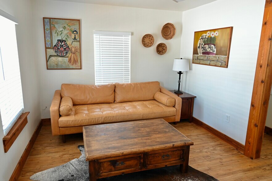 More Photos Of 902 Main St, Blanco Office Residential For Sale