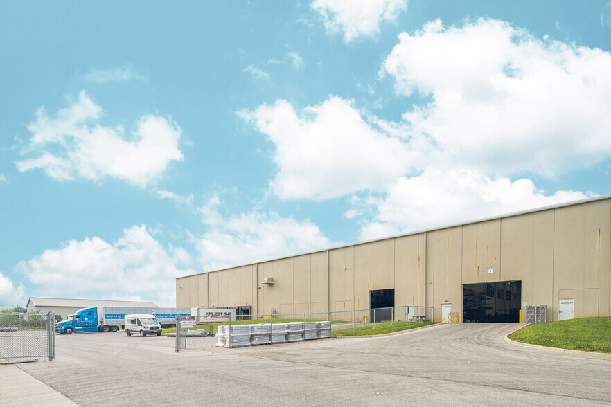 More Photos Of 4712 Poth Rd, Whitehall Warehouse For Lease