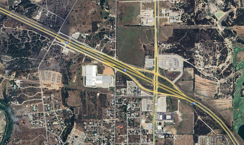 More Photos Of 854 N Creek Rd, Comfort Land For Lease