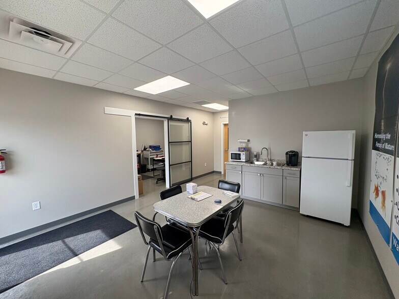 More Photos Of 395-397 Park Ave, Youngsville Industrial For Lease