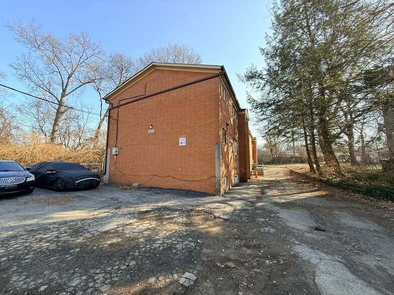 More Photos Of 2535-2537 Lysle Rd, Cincinnati Apartments For Sale