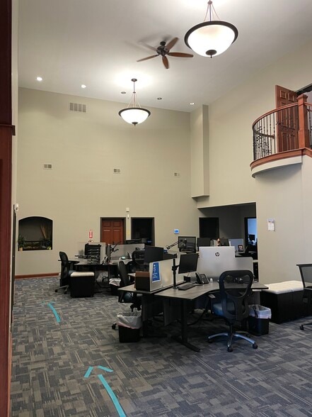 More Photos Of 3745 Medina Rd, Medina Office For Lease