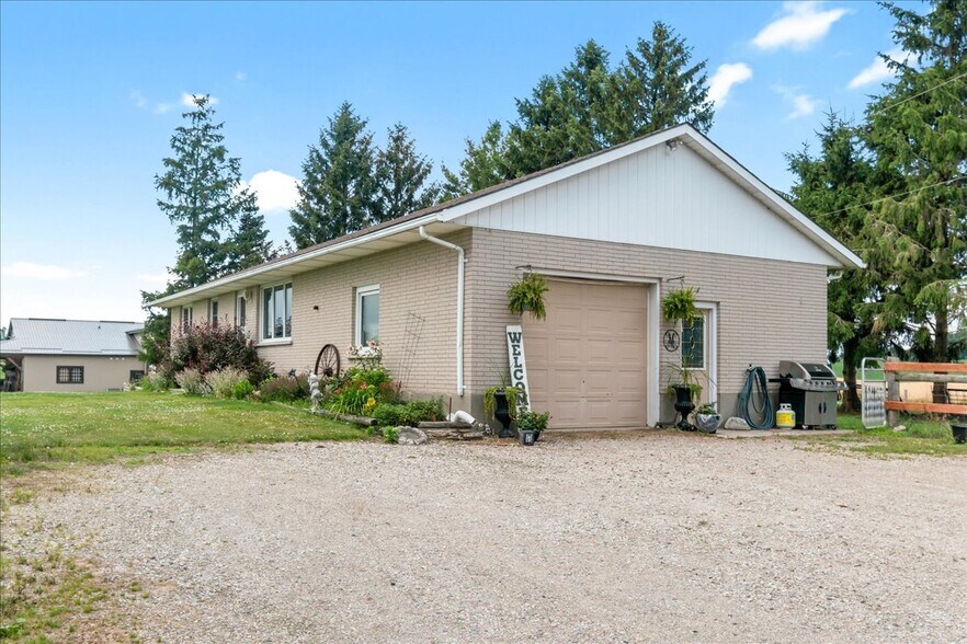 Primary Photo Of 383731 Salford Rd, Salford Freestanding For Sale