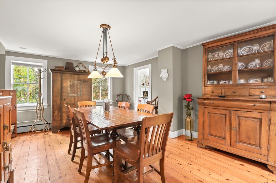 More Photos Of 47 Hollow Tree Ridge Rd, Darien Apartments For Sale