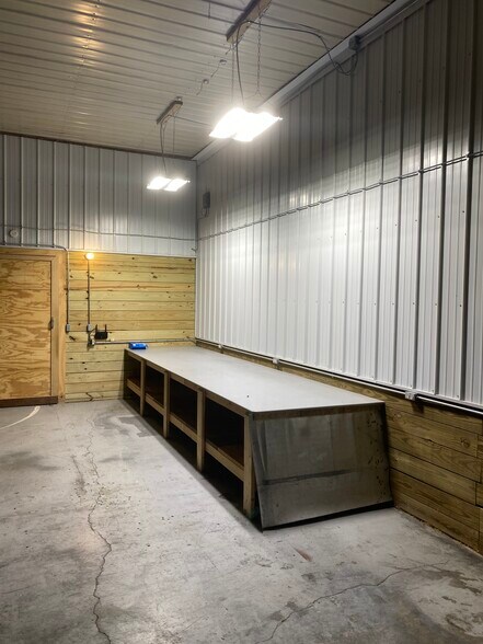 More Photos Of 405 Madison St, Rochester Light Distribution For Sale