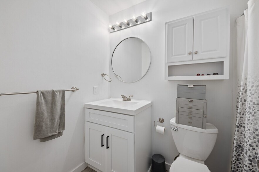 More Photos Of 2404 4th St, Cuyahoga Falls Office For Sale