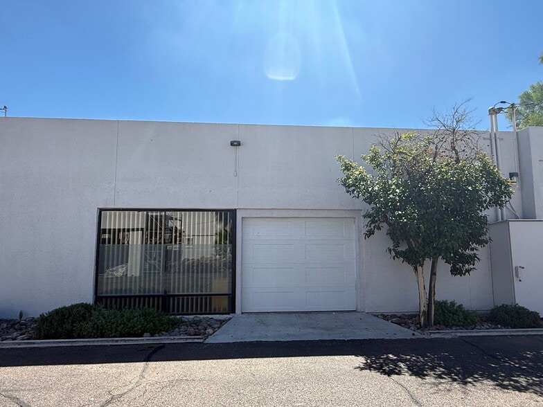 More Photos Of 4215 E Thomas Rd, Phoenix Flex For Lease