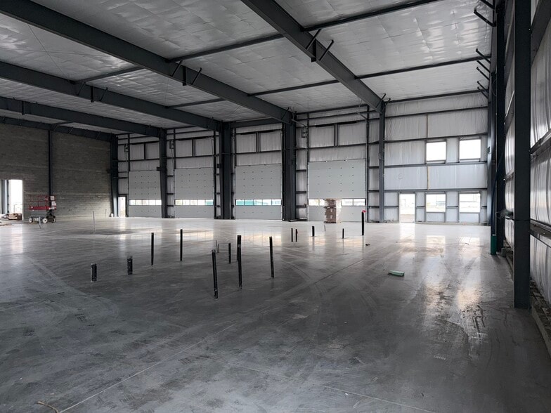 Primary Photo Of 6 Wrangler Pl, Rocky View No 44 Service For Lease