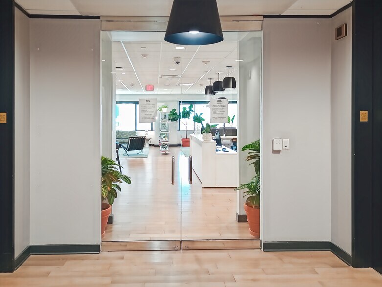 More Photos Of 201 St. Charles Ave, New Orleans Coworking Space