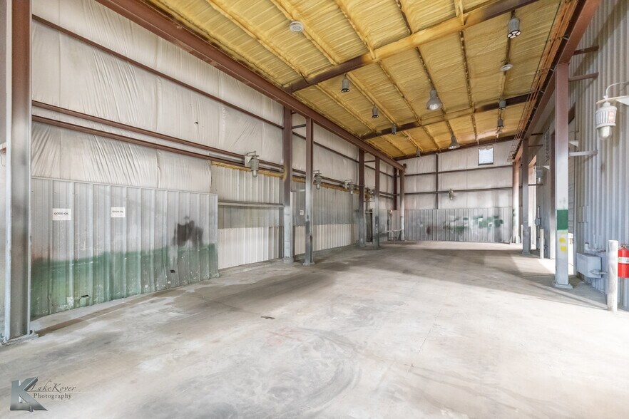 More Photos Of 10027 S Frontage Rd, Clyde Manufacturing For Sale