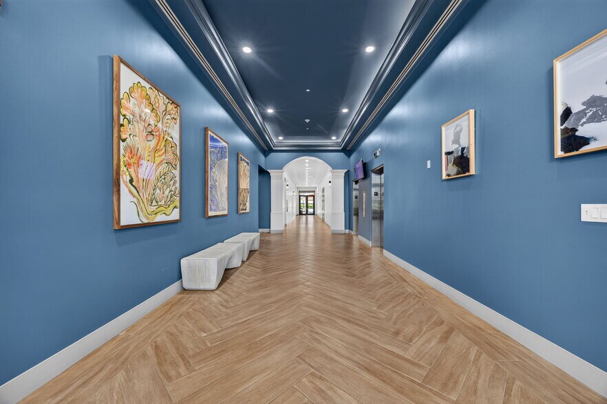 More Photos Of 4851 tamiami Trl N, Naples Office For Lease