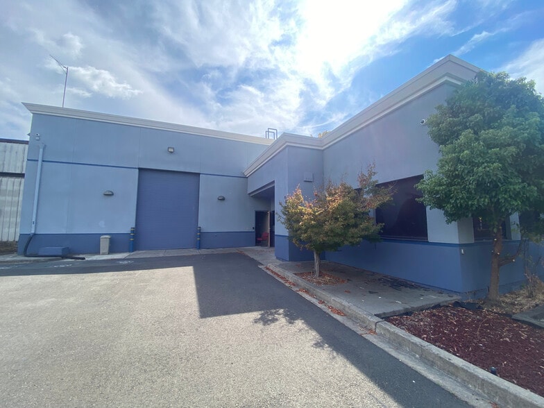 Primary Photo Of 3242 Airway Dr, Santa Rosa Light Manufacturing For Lease