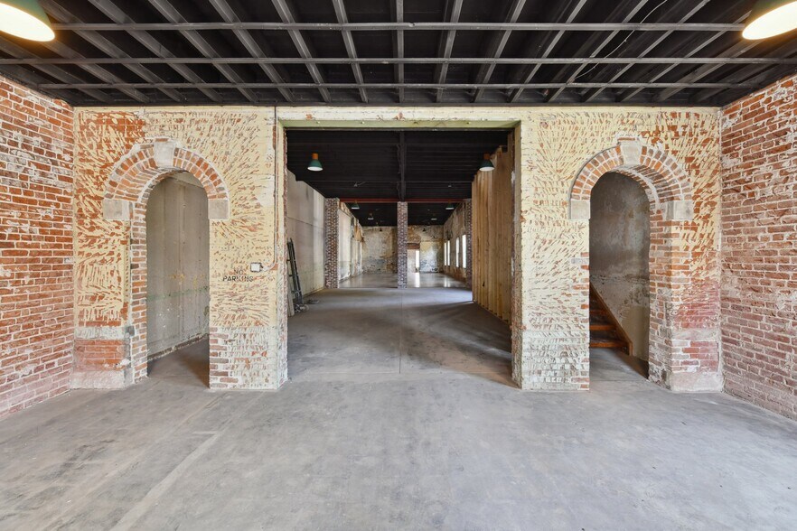 More Photos Of 2563 Glenarm Pl, Denver Office For Sale