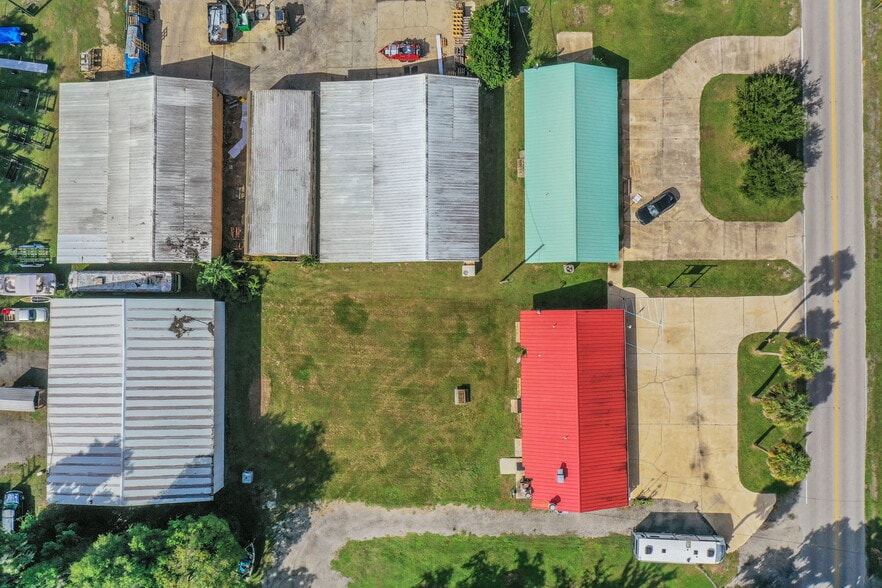 More Photos Of 413 Elm St, Welaka Freestanding For Sale