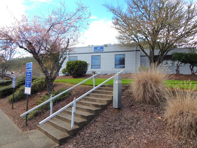 Primary Photo Of 272 Medical Loop, Roseburg Office For Sale