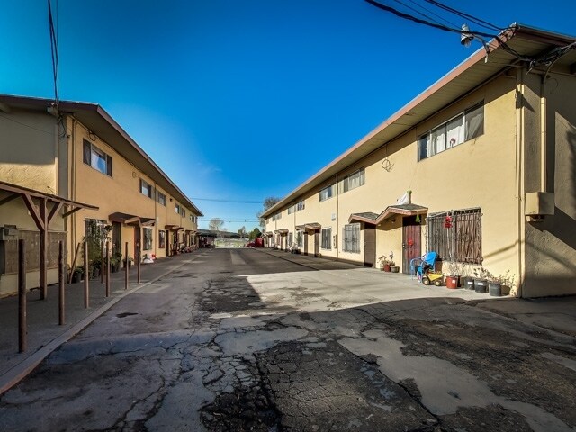 More Photos Of 314-324 105th Ave, Oakland Apartments For Sale