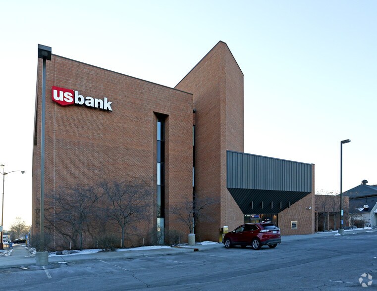 More Photos Of 16 N 9th Ave, Hopkins Office For Sale