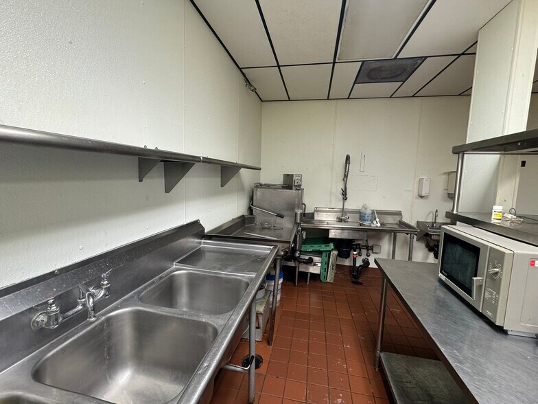 More Photos Of 14 N College Ave, Saint Joseph Storefront For Sale