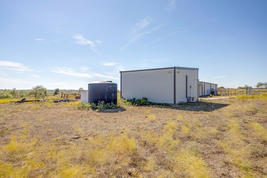 More Photos Of 13300 Cleburne Hwy, Cresson Industrial For Sale