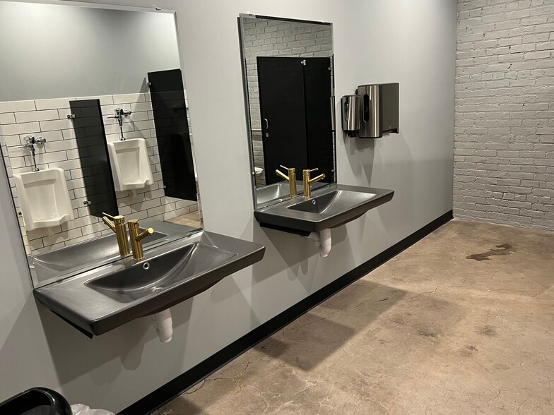 More Photos Of 601 E 3rd St, Dayton Office For Lease