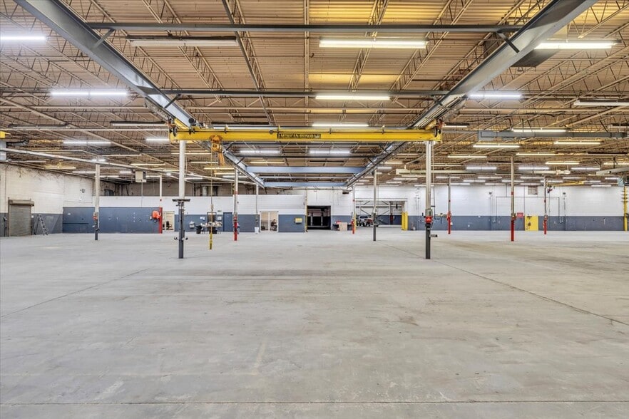 More Photos Of 650 Frith Dr, Ridgeway Manufacturing For Lease