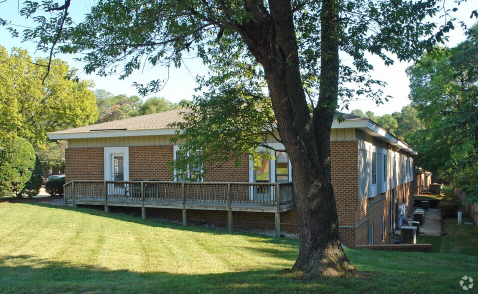 More Photos Of 6714 Patterson Ave, Richmond Office For Lease