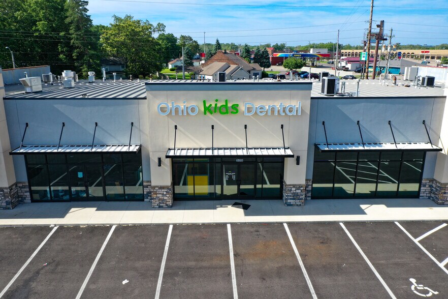 More Photos Of 1406 W 1st St, Springfield Storefront For Lease