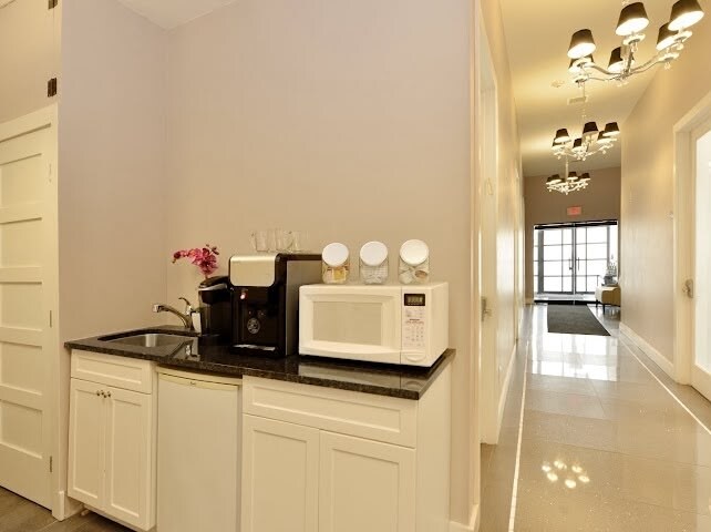 More Photos Of 91 Carman Ave, Cedarhurst Office For Sale