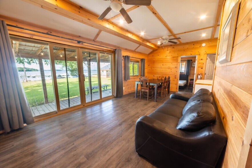 More Photos Of 252 Dunnette Landing Rd, Roseneath Hotel For Sale