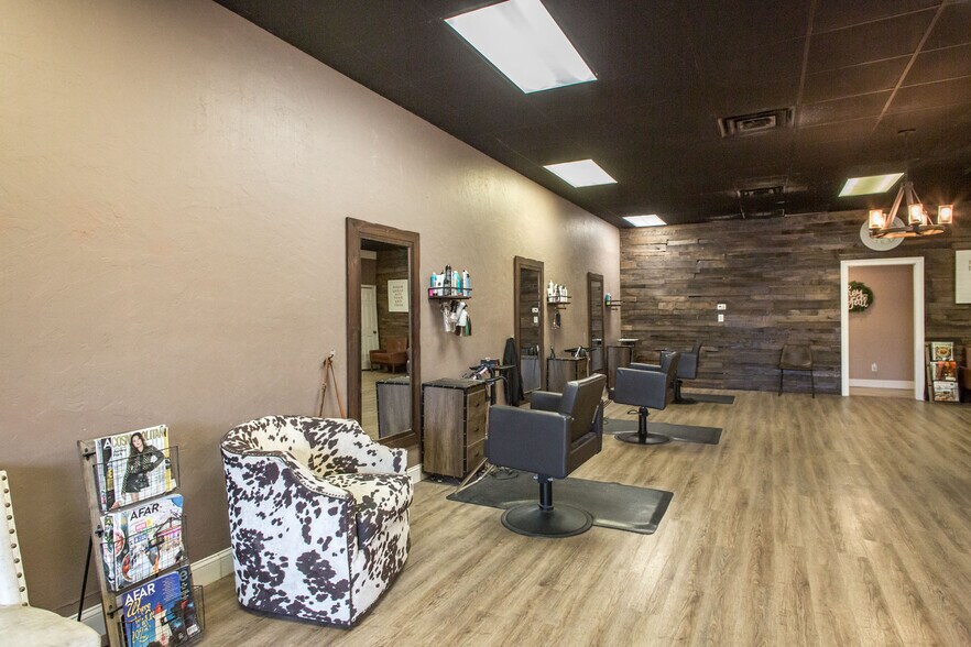 More Photos Of 3005 US Highway 84, Blackshear Storefront For Sale