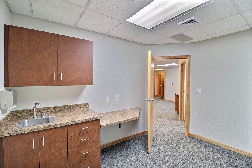 More Photos Of 1624 17th Ave, Greeley Medical For Lease