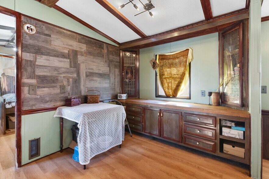 More Photos Of 7450 Highway 187, Eureka Springs Restaurant For Sale