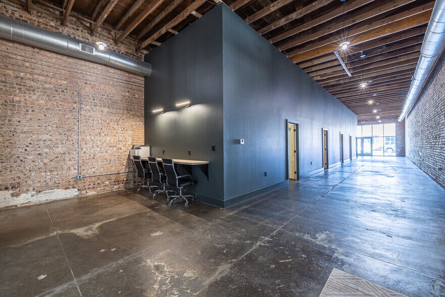 More Photos Of 615 Broadway St, Lubbock Office For Lease