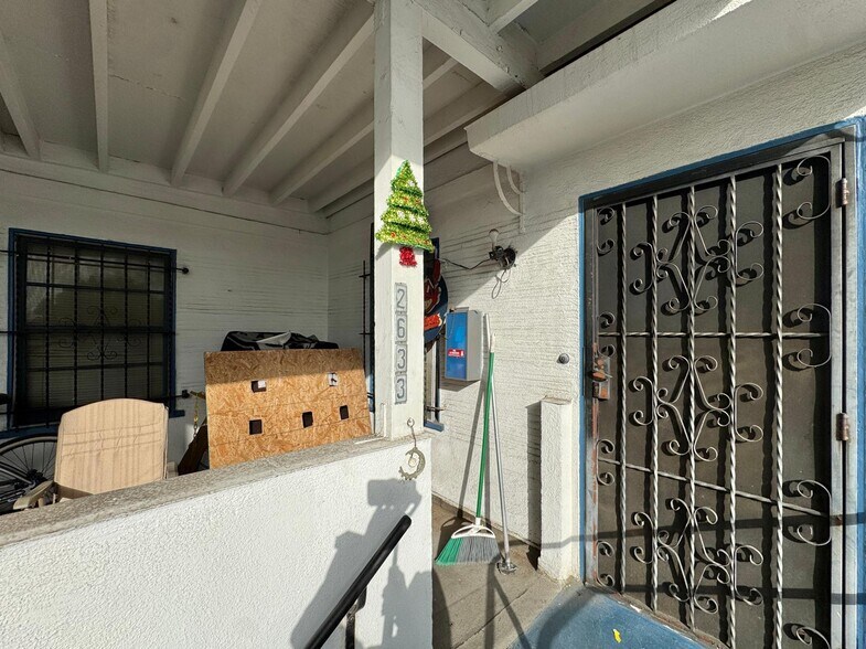 More Photos Of 2629 S Garth Ave, Los Angeles Multifamily For Sale