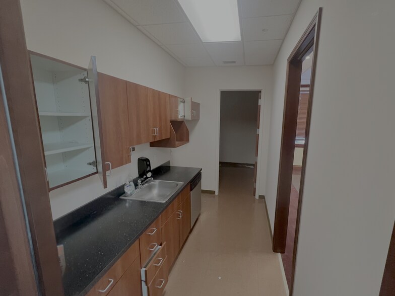 More Photos Of 16055 State Road 52, Land O' Lakes Service Station For Lease