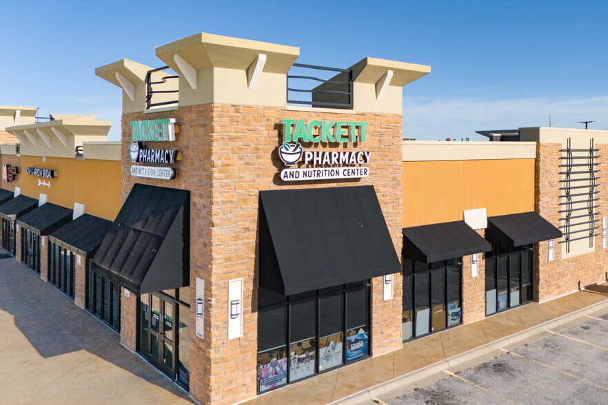 More Photos Of 100 College Park Dr, Weatherford Unknown For Lease