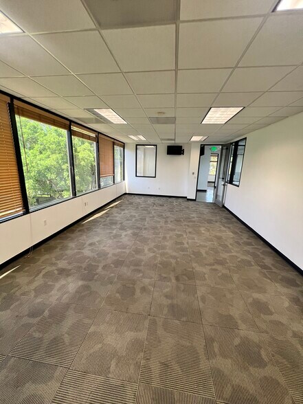 More Photos Of 5900 Canoga Ave, Woodland Hills Office For Lease