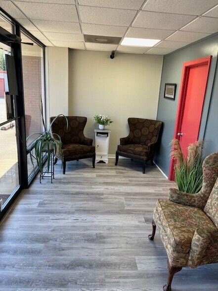 More Photos Of 721 N McKenzie St, Foley Self Storage For Sale