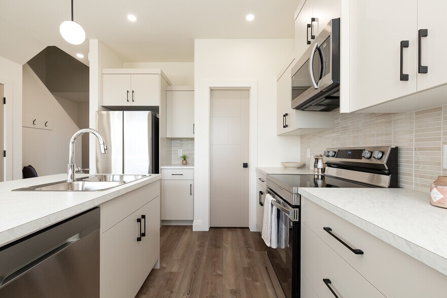 More Photos Of 304 50 w, Raymond Multifamily For Sale