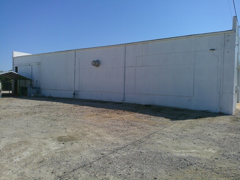 More Photos Of 1319 N Gordon St, Alvin Warehouse For Sale