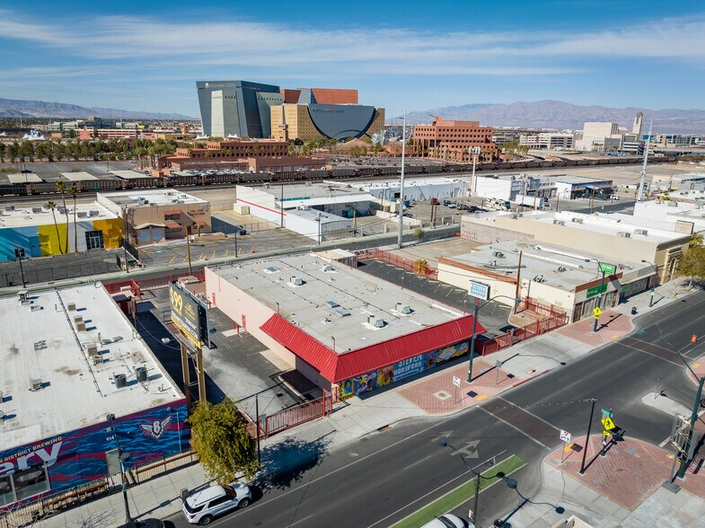 More Photos Of 900 S Main St, Las Vegas Office For Lease