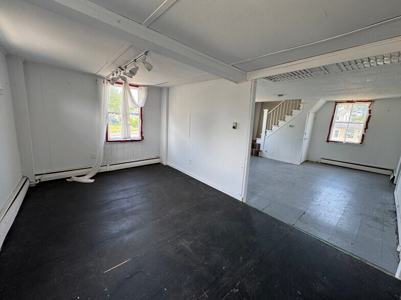 More Photos Of 523 Boston Post Rd, Old Saybrook Freestanding For Sale