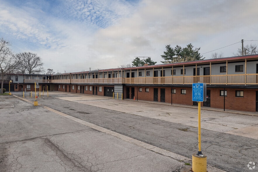 More Photos Of 4755 Pearl Rd, Cleveland Hotel For Sale