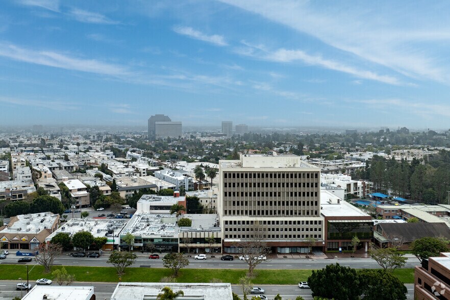 More Photos Of 11980 San Vicente Blvd, Los Angeles Medical For Lease