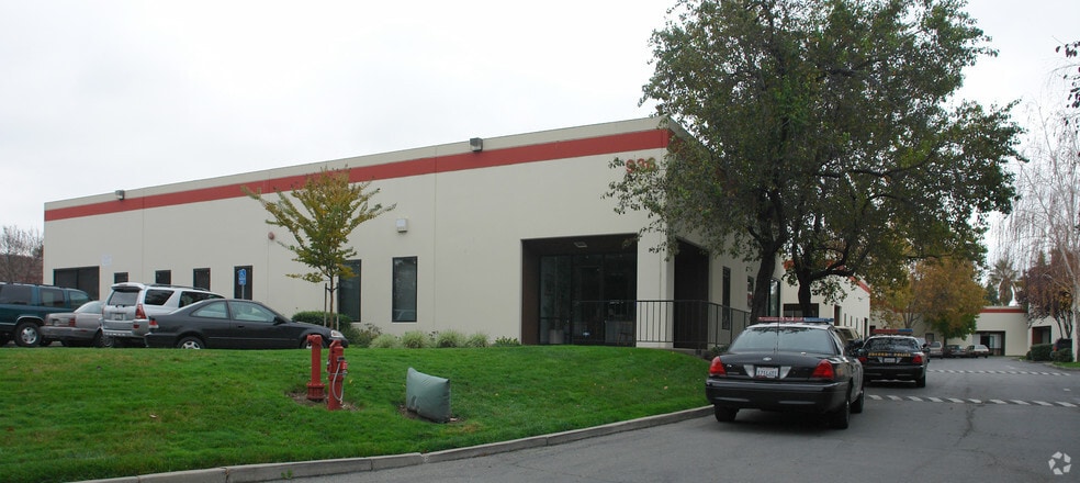 More Photos Of 936 Detroit Ave, Concord Flex For Lease