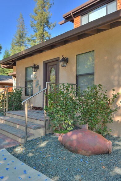 More Photos Of 251 Middlefield Rd, Palo Alto Apartments For Sale