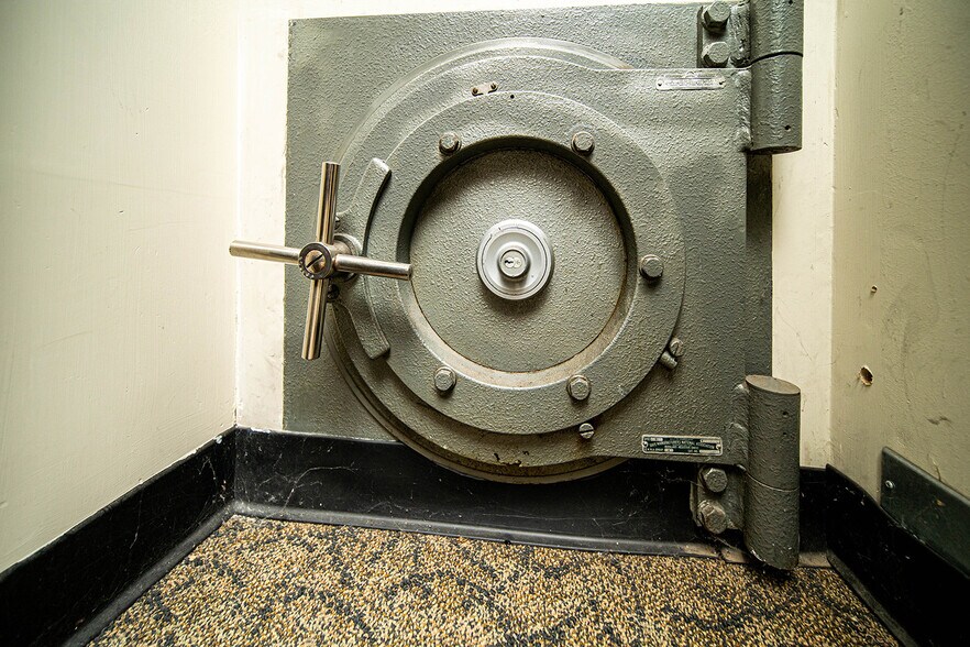 More Photos Of 245 N Main St, Mount Angel Bank For Lease